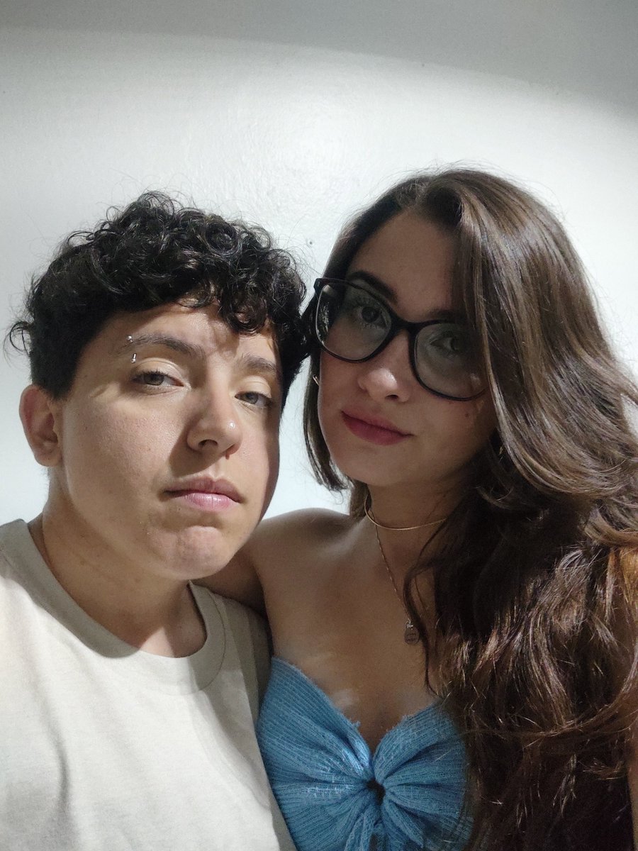 filereno's tweet photo. começando mais um ano do lado do meu amor ✨💙 https://t.co/d9xp5ZKZwG