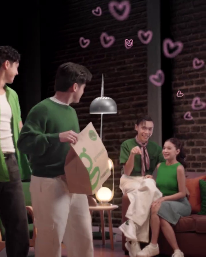 mnr_shipper's tweet photo. esnyr on the new Greenwich Lasagna Supreme tvc! 😍 #FeelG

🎦https://t.co/80lfevwAP0 https://t.co/FPnhIN8d3w