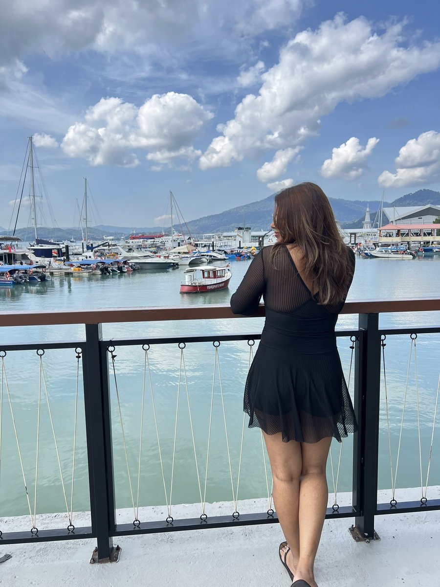 Messhvinaaaaa's tweet photo. Happy New Year evelibaadiii❤️ https://t.co/ukUT0feMLf