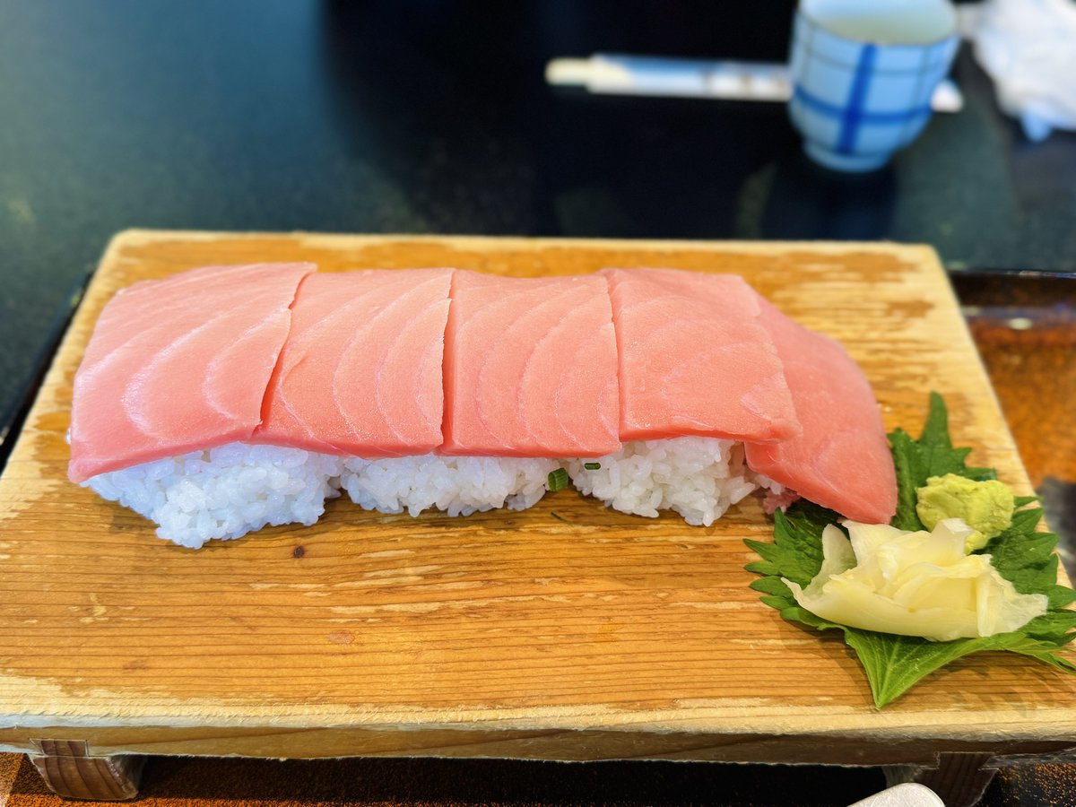 ジャンボマグロ握り！