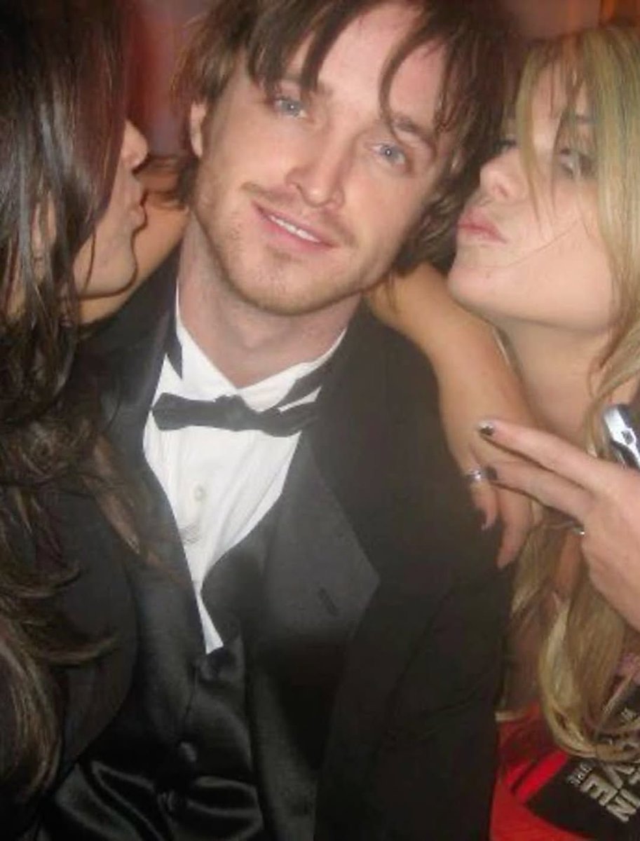 ARTIFAXING tweet media