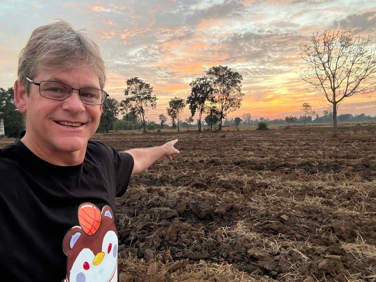 ถ้าจอสกวินคบกันจริง นี่ว่าทุกปีใหม่ guinzly ได้กลับนครสวรรค์แน่ จอสกวินไม่ได้เลือกนะ แต่คุณตาบังคับ😂 คนที่ใส่เสื้อกสิ้นบ่อยที่สุด สงกรานต์ค่อยกลับทุ่งสงนะลูก