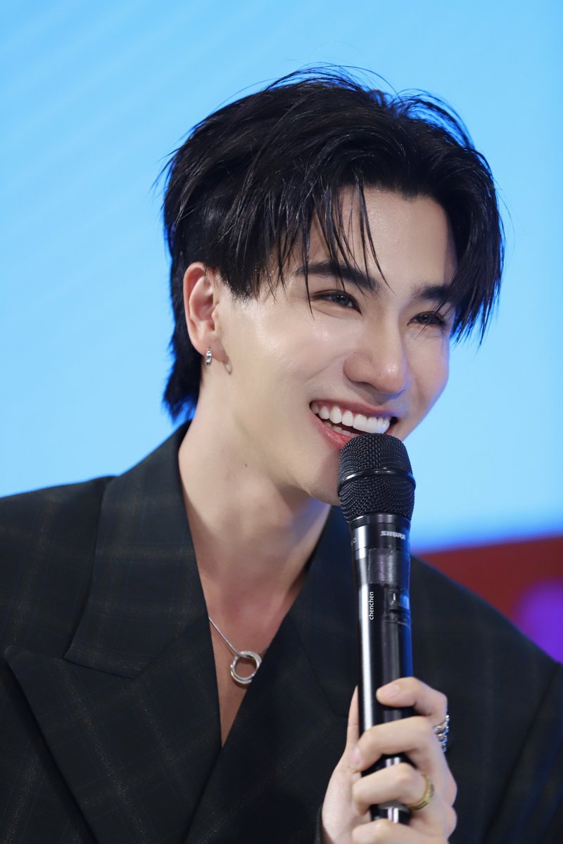 CHENCHENPPE's tweet photo. Perth has never been a perfect person to me.He is like a son, he has his own small problems, but he is kind, sincere and selfless, which is enough to make me proud.😊
A lovely, naughty and caring boy.
Nothing is more precious than your smile.

6 YEARS KDPPE

#PerthTanapon #KDPPE https://t.co/dF29wdO7YO