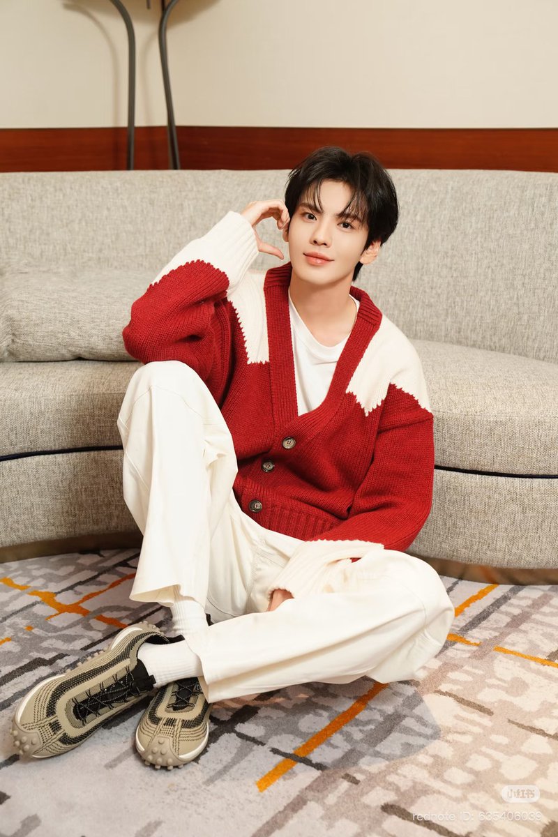 ปี้เหวินจวิ้นเสี่ยวหงซู - 1/2

สวัสดีปีใหม่

#ปี้เหวินจวิ้น #毕雯珺 #BiWenJun