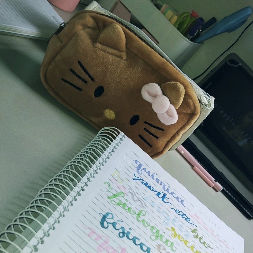 crawb3rrie's tweet image. ⌕: #studytwtbr | #booktwt | #studytwt 

𐙚 victoria, ela/dela, 09’
𐙚 Ceará 
𐙚 3° EM técnico em dcc!
𐙚 meta: odontologia ufc!♡
𐙚 foco: enem, estudos, livros etc.
𐙚 cursinho: ferreto!!
‹𝟹: livros, séries, música e jogos!

↺/♡ moots?