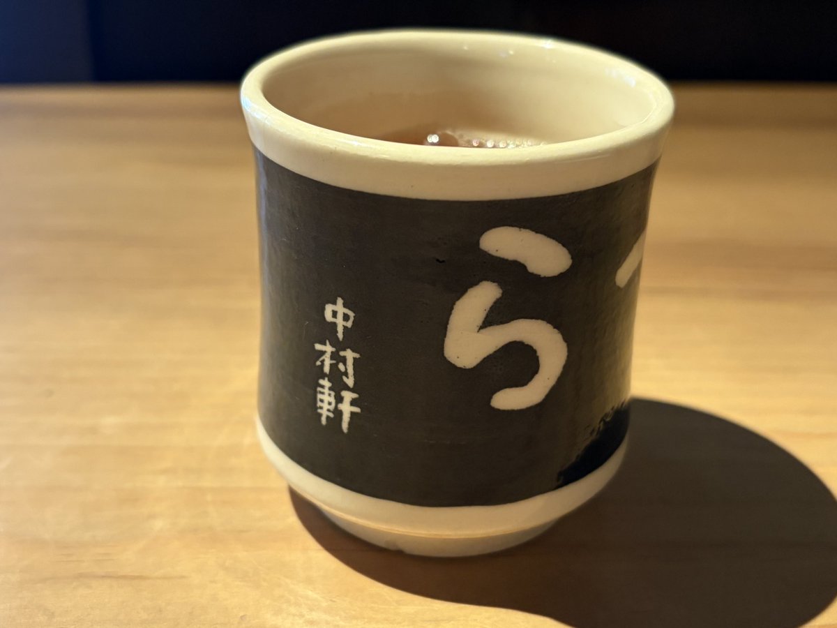 kingyochochnn's tweet photo. 桂の中村軒、
白味噌雑煮食べました。
25分前に並んで、注文して30分待ち。賑わっていました。
帰りにもまだまだ並んでました。 https://t.co/AcaawTWIqY