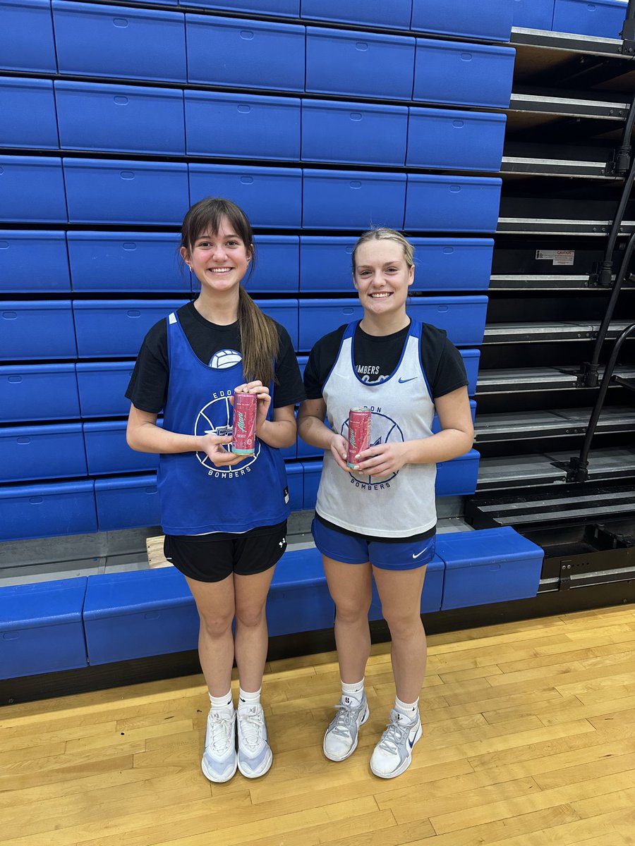 EdonWBB's tweet image. New Years Eve Competition Winners!!

Freshman Kenlee Brigle - FT Champ
Senior Genna Ripke - Block to Block Shooting Champ