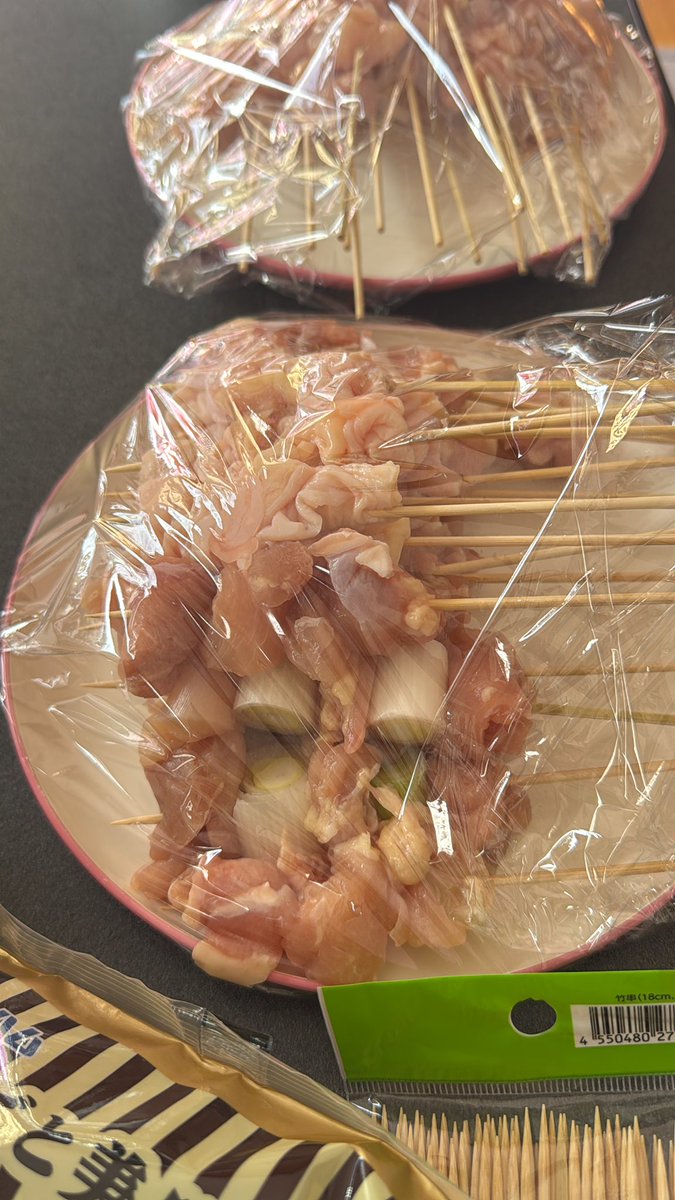 本日は妻の実家で子供達の為にテキ屋をやります。
私の仕事は焼き鳥，フランクフルト

ヨーヨー、わなげ、スーパーボール、ポテト、唐揚げ、クレープなどなど。
楽しんでくれるといいな。