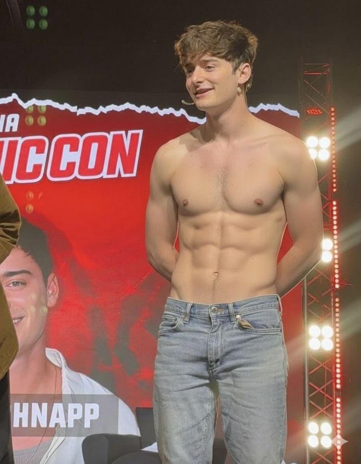 Eaaaw's tweet image. ดาราเด็กที่ชื่อโนอาที่เล่นเรื่อง Stranger Things 5 Season ได้เงินไปเยอะมาก 
Season 1 ได้ 5 ล้าน
Season 2 ได้ 10 ล้าน
Season 3 ได้ 70 ล้าน
Season 4 ได้ 90 ล้าน
Season 5 ได้ 250 ล้าน
รวม 5 Season ได้ไป 420 ล้านบาท ไม่ต้องทำงานไปตลอดชีวิตเลย ต่อจากนี้น้องจะไปโฟกัสเรื่องการเรียนแทน