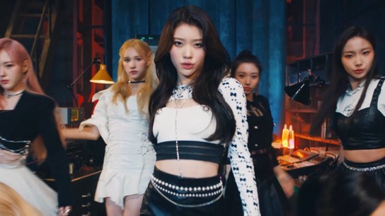 PopBase's tweet image. 4 years ago today, Kep1er made their debut with ‘WA DA DA.’