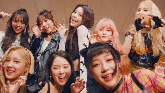 PopBase's tweet image. 4 years ago today, Kep1er made their debut with ‘WA DA DA.’