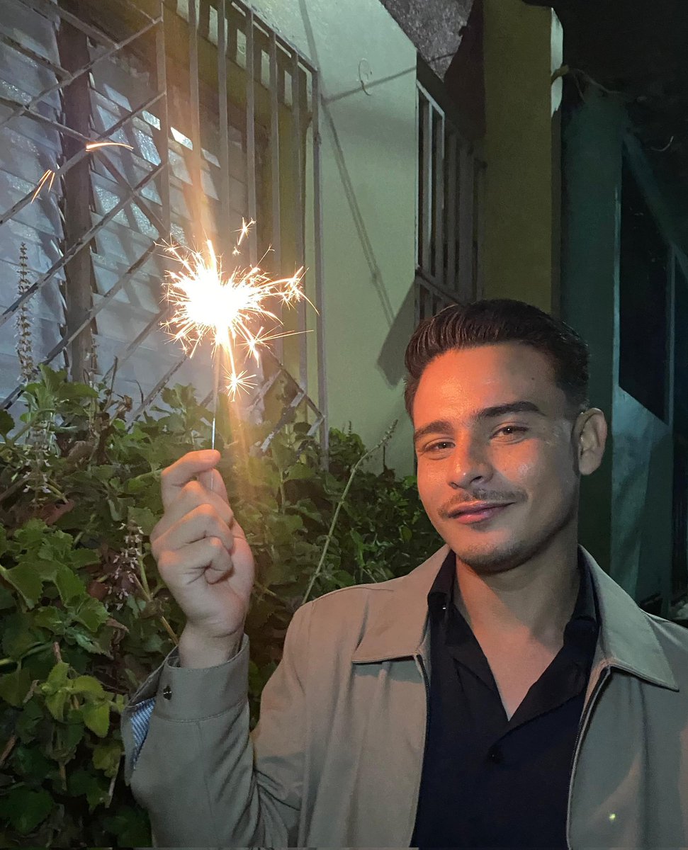 joemvi1's tweet photo. Happy new year to y'all 

May this year be full of blessings https://t.co/IvmcaLKxU0