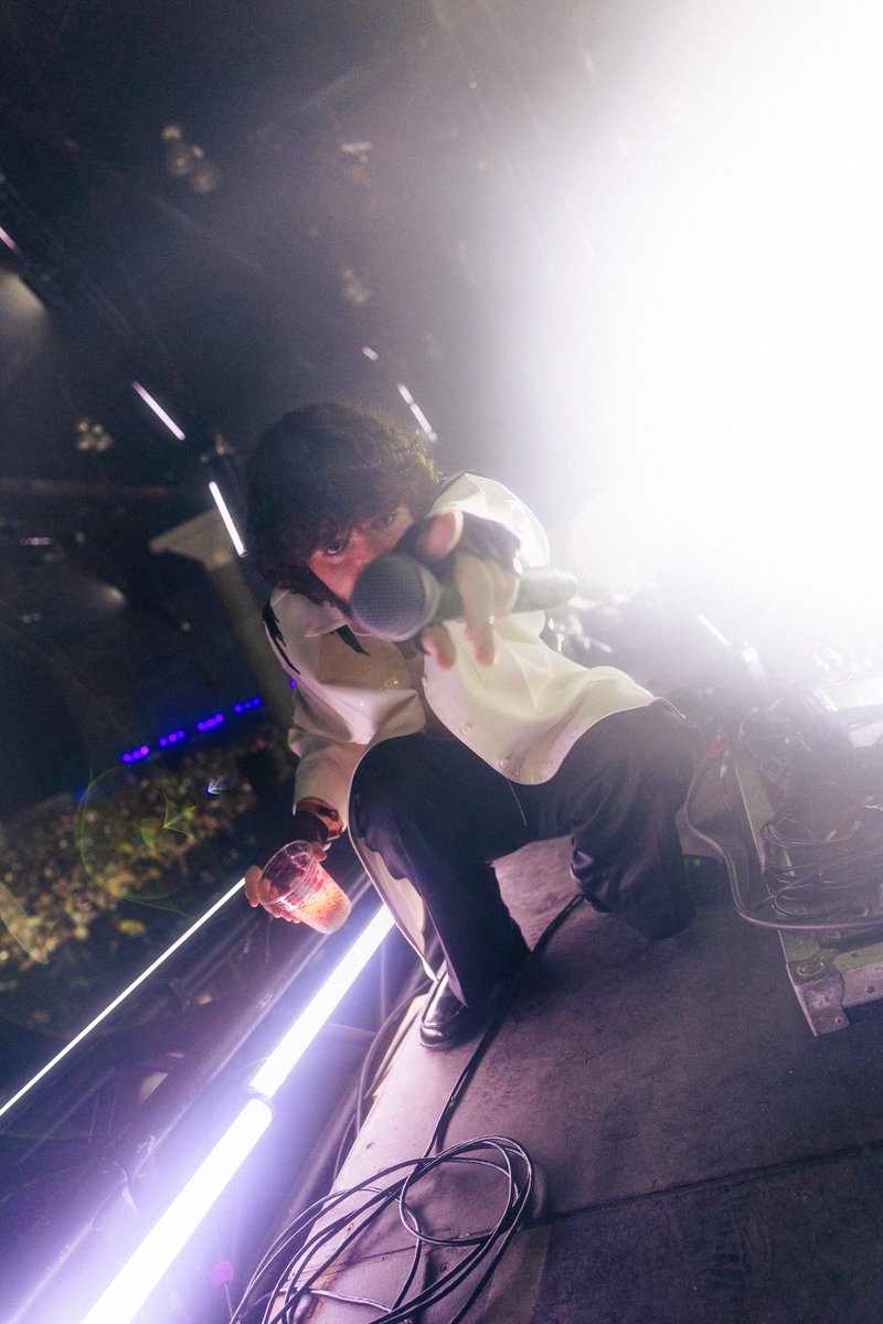 madeon's tweet image. happy new yearrrrr