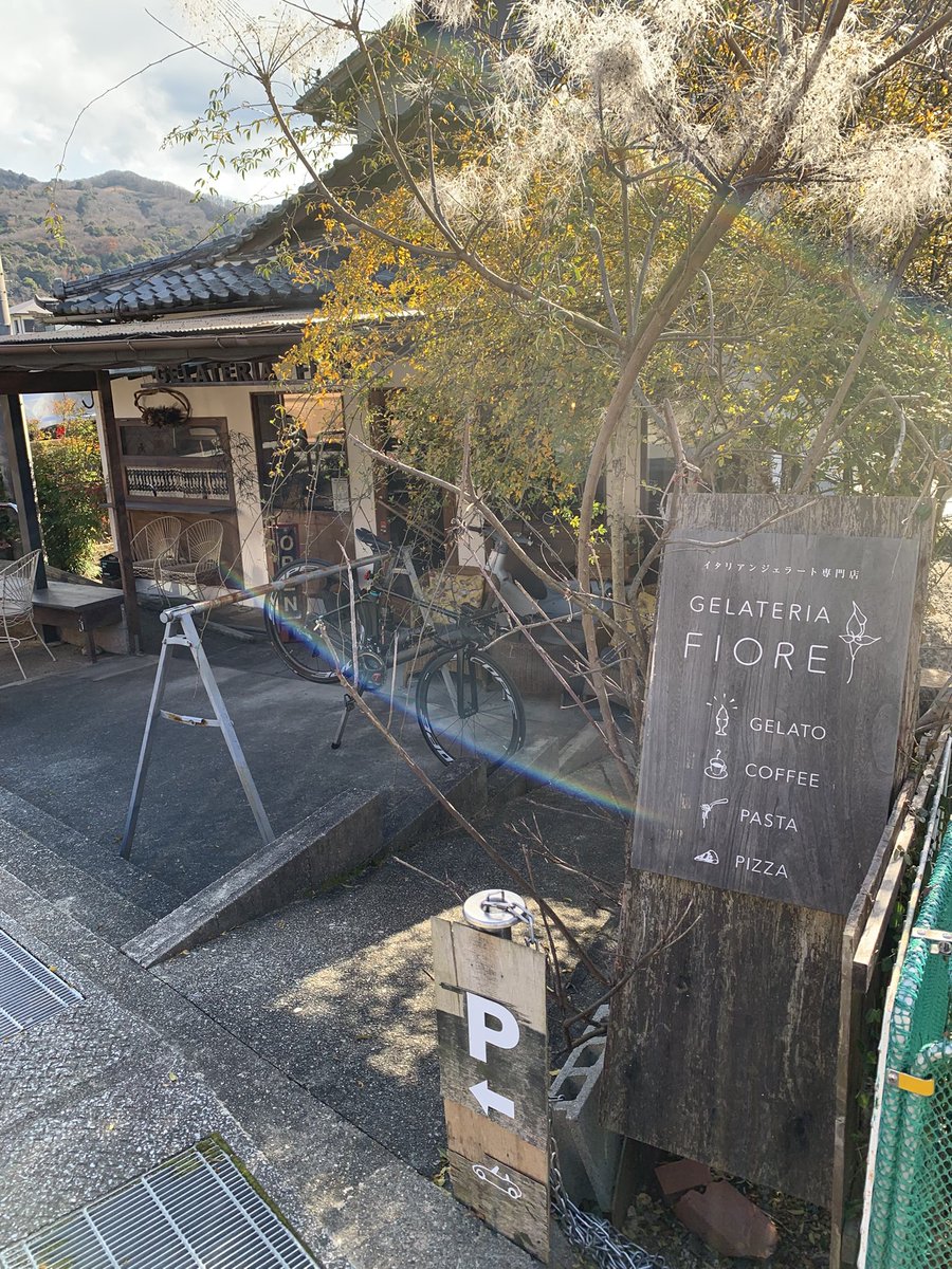 qnync888's tweet photo. 今年の初乗り

毎年恒例のGELATERIA FIOREへ行くと、今日は穏やかな感じだったので、オーナーとお喋りしてまったり過ごせました。😀 https://t.co/VUnpoaYmve