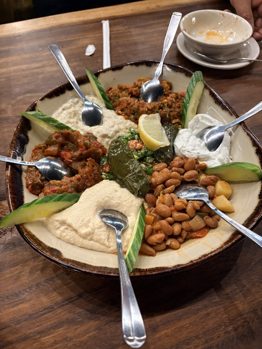 Decaffitated's tweet image. Happy new year i suppose or summin?