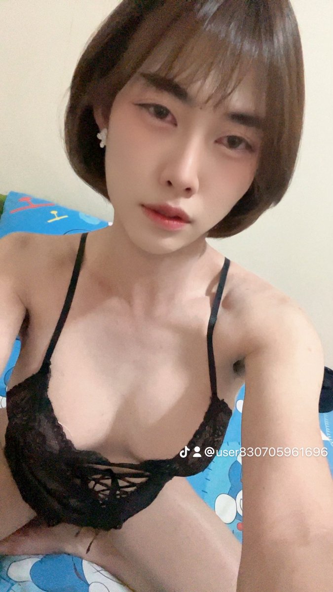 สาวสอง....นุ๊กเกอร์มีงู tweet media
