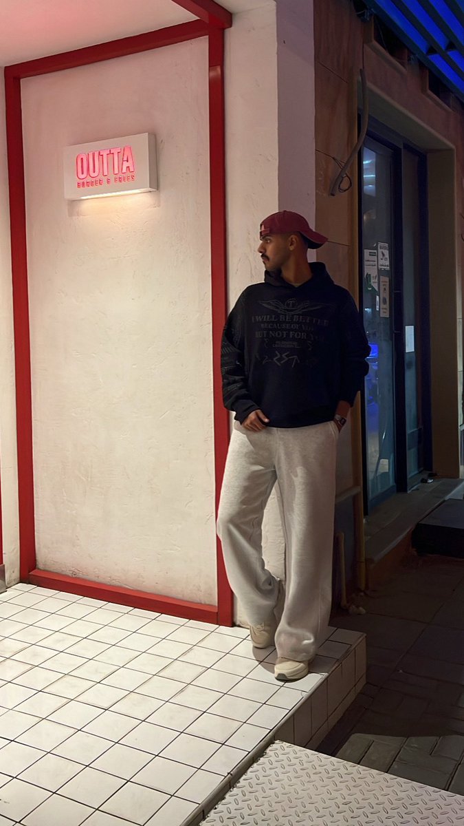 swersh7's tweet photo. 6:26 https://t.co/i9lhU49qGZ