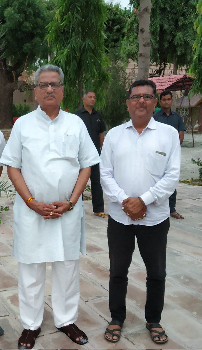 परम श्रधेय महामहिम राज्यपाल #सिक्किम आदरणीय <a href="/OmMathur_Raj/">ओम प्रकाश माथुर (Om Prakash Mathur )</a> ओम प्रकाश जी माथुर को जन्मदिन की हार्दिक बधाई ठाकुर जी से उत्तम स्वास्थ्य के साथ दीर्घायु की कामना
#HBD #OmPrakashjiMathur