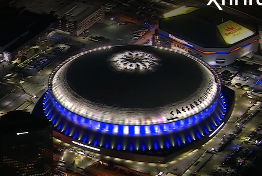 seekono78's tweet photo. I question this lighting choice... #SugarBowl https://t.co/hl12LWW2iS