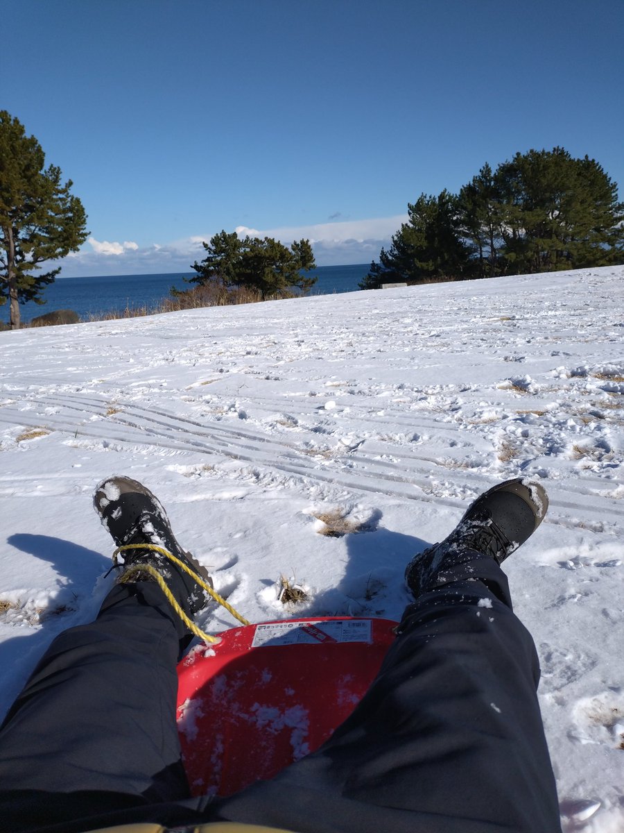 ソリ遊び楽しい！凧も持ってくればよかった～