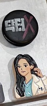 SBS 연기대상 시상식 테이블에
올라갔던 올해드 마카롱이래

김지원 닥터X는 단발인 거 예상 못하고
프로필 사진이랑 똑같아서 귀여워💛