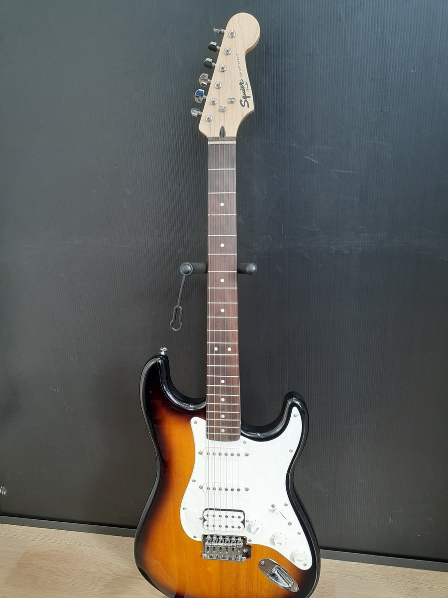 SQUIERのBullet STRATが入荷しました。 Fender直系のエントリークラス