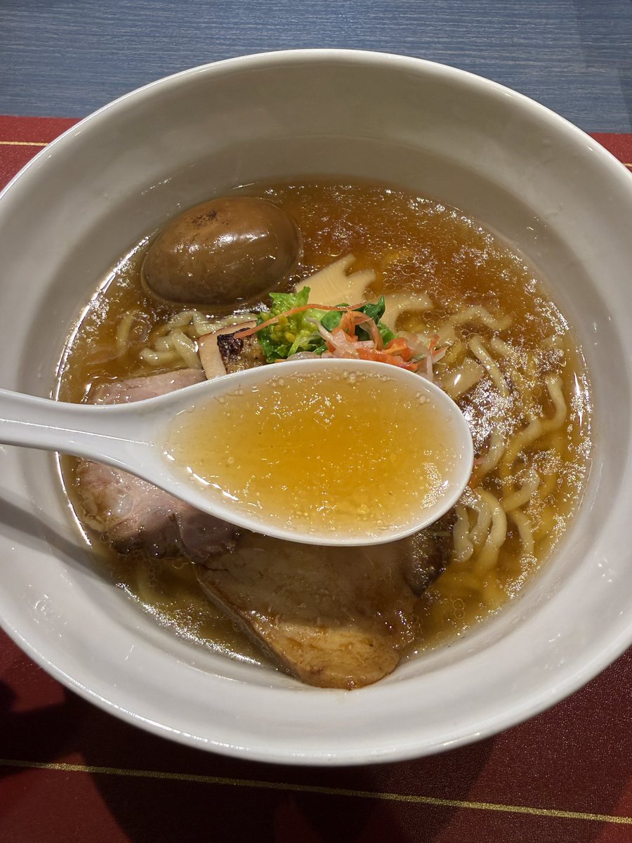 38Vi1's tweet image. 2026年の麺始めは入谷にある｢Craft Ramen BiT ｣さん🍜

限定の『鯛と鶏のコンソメらーめん』味玉入です🤤
鯛油和えそばも✨

スープもトッピングの鯛のオーブン焼きも最高😆
香りも凄く良い^_^

和えそばも絶品😄

めちゃくちゃ美味い😊

ごちそうさまでした😋

#CraftRamenBiT
#麺始め