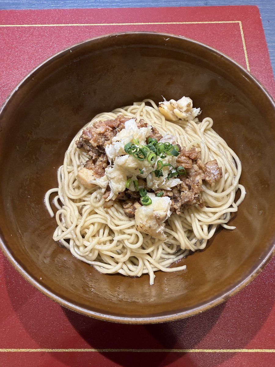 38Vi1's tweet image. 2026年の麺始めは入谷にある｢Craft Ramen BiT ｣さん🍜

限定の『鯛と鶏のコンソメらーめん』味玉入です🤤
鯛油和えそばも✨

スープもトッピングの鯛のオーブン焼きも最高😆
香りも凄く良い^_^

和えそばも絶品😄

めちゃくちゃ美味い😊

ごちそうさまでした😋

#CraftRamenBiT
#麺始め