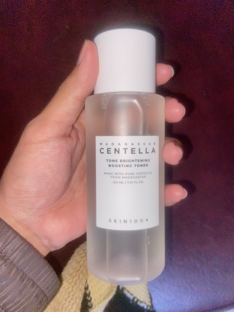 whhosjee's tweet photo. Wts || want to sell skincare Skin1004 Madgascar centella Toner Brightening Ampoule 210ml big size full
- Full 100% belum dipakee 
- Price : 100k Before shopvid 
can negtip 
- Skin angel, Skincare, brightening https://t.co/yAJDFb06Wv