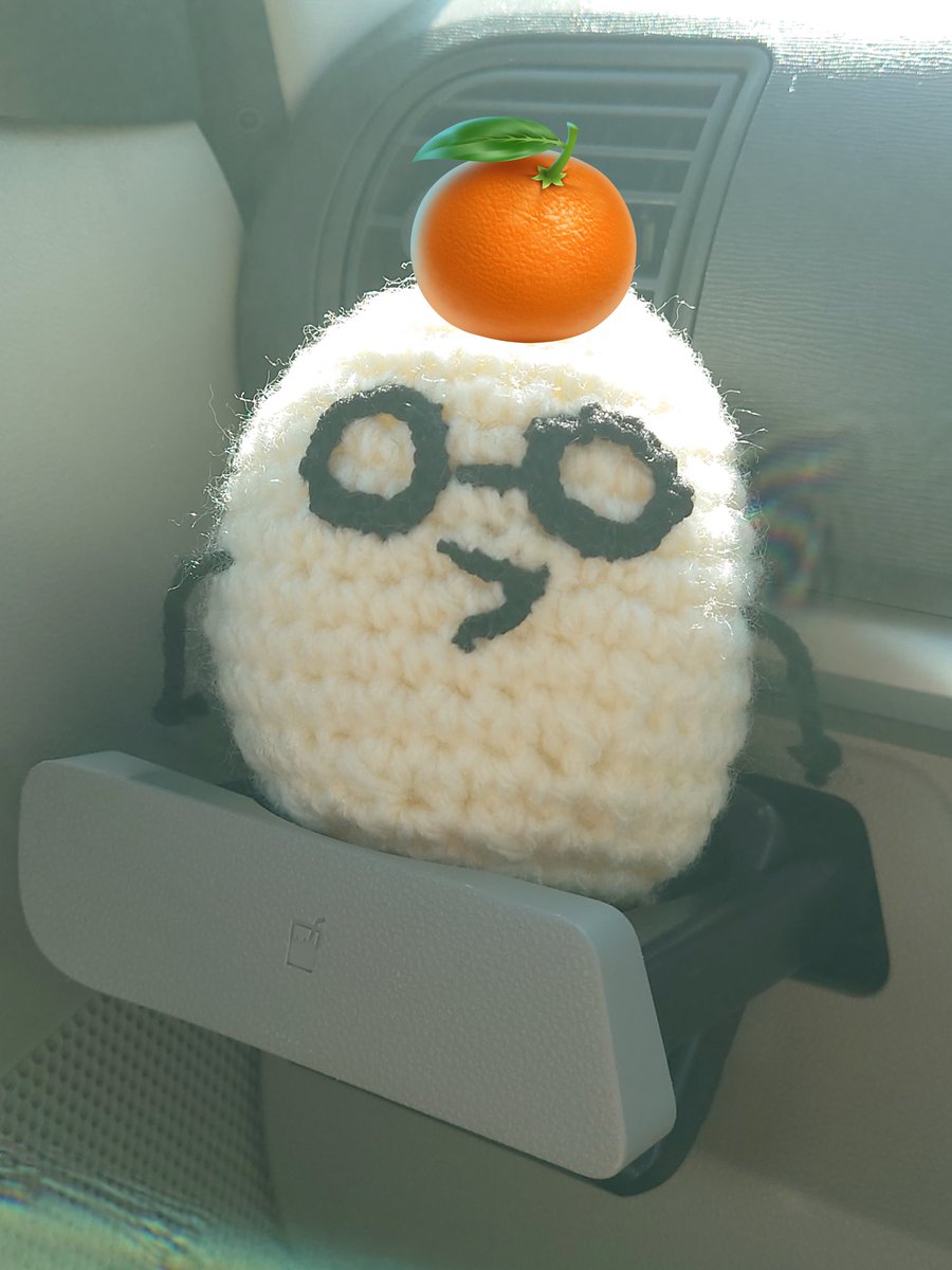 実家帰省中につき、コバリィに代わりましてスズキさんより新年のご挨拶を申し上げます。
👓️🥚＜ことよろー！