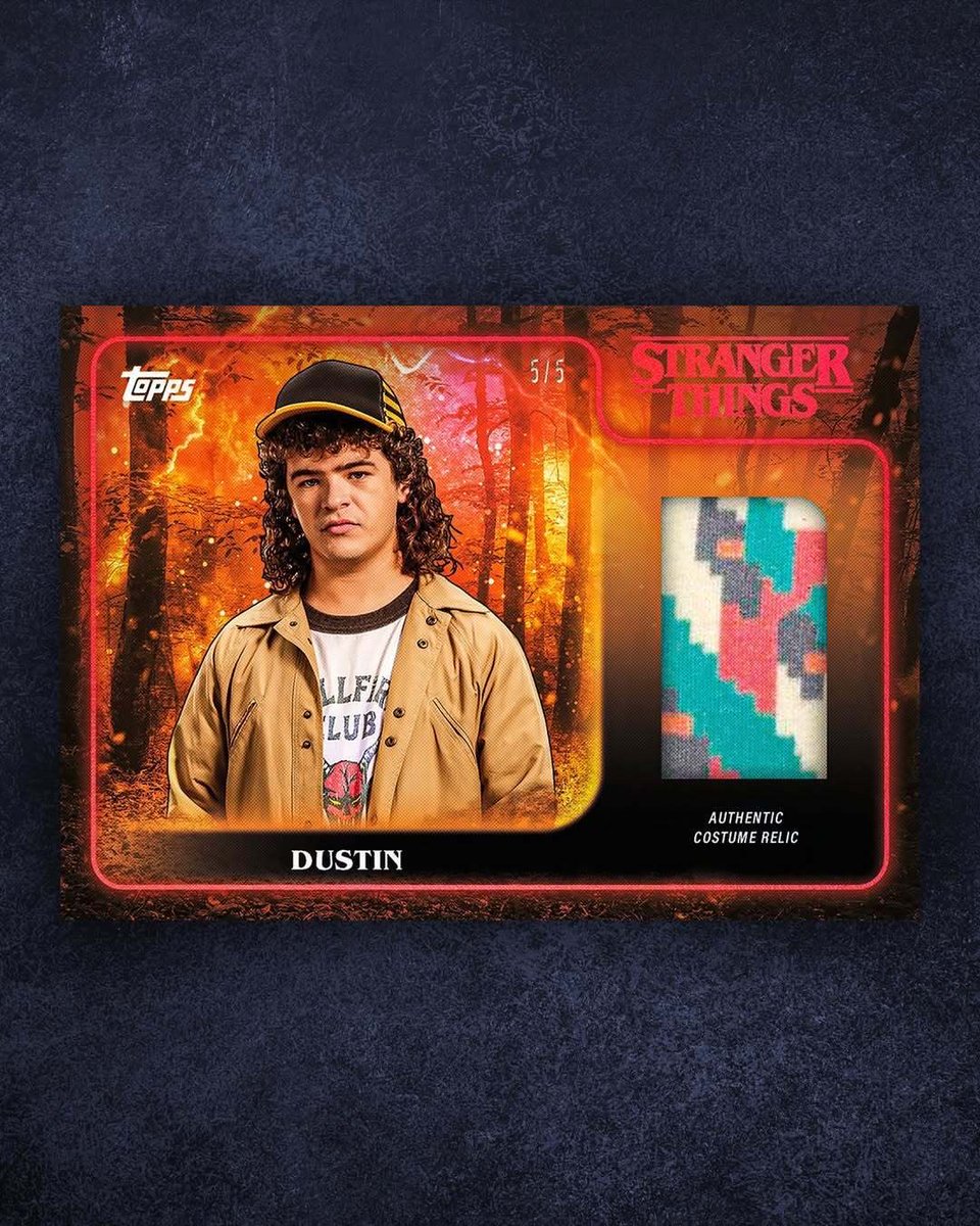 ストレンジャーシングスのトレカ😳 カードに実際に着用された衣服の一