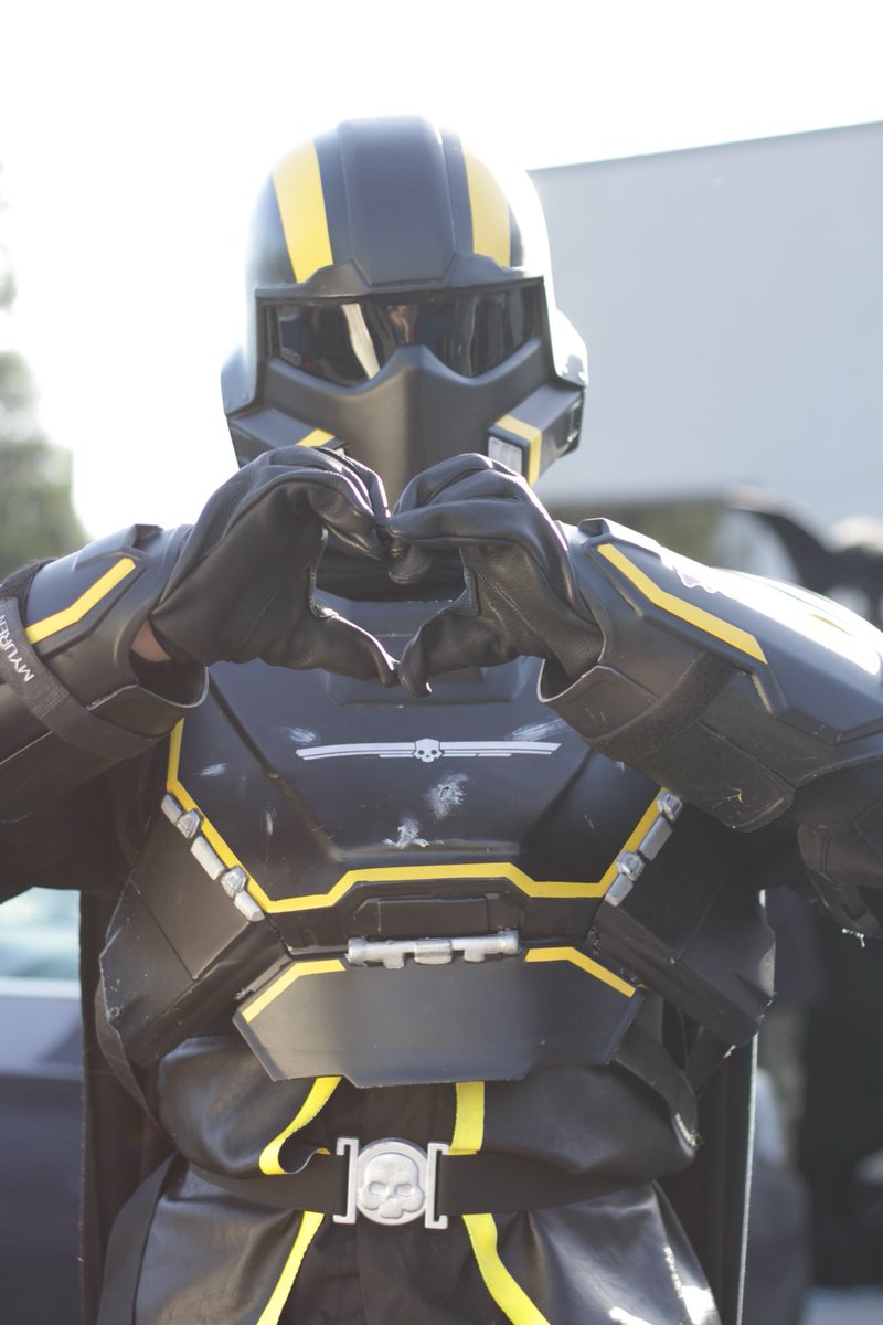 At anthro northwest right now, feel free to ask for pictures and say hi/salute me tomorrow~!