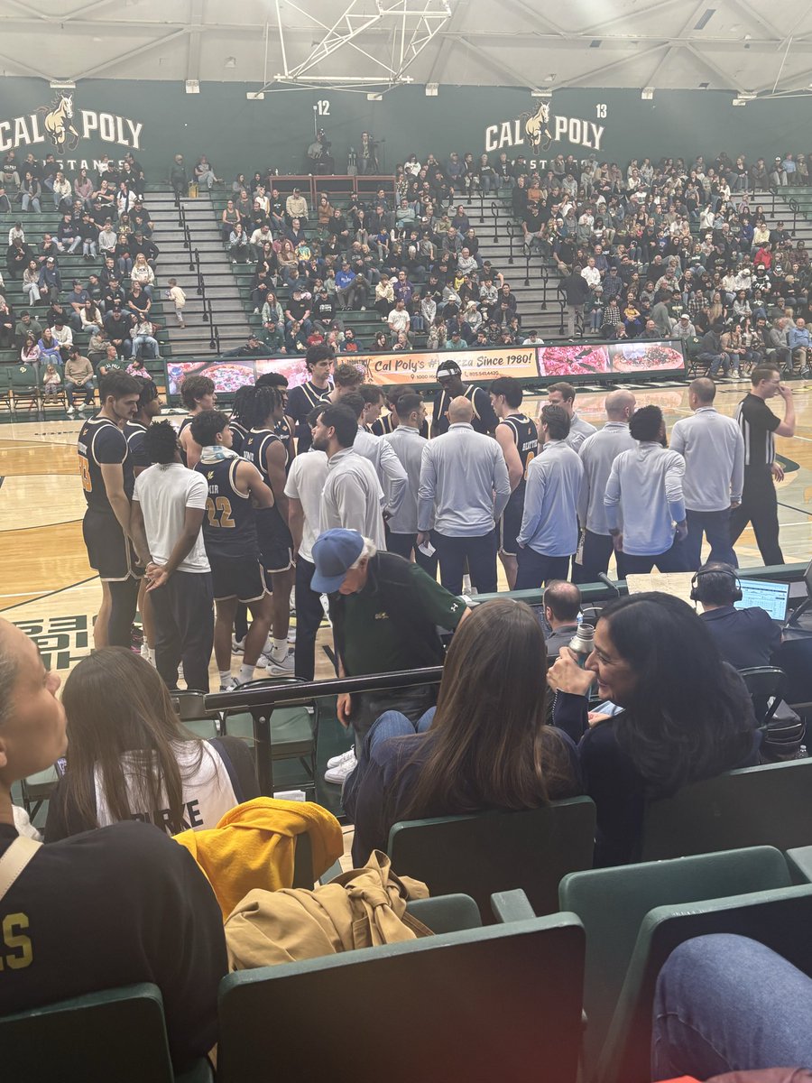 MamatrishHW's tweet photo. Watching UCSD/Cal Poly Hoops! Coach Allard killin it..and we miss @CoachEricOlen Also so good to see @JessePruitt doing his thing! @hdub805 @UCSDmbb @calpolymbb https://t.co/CcqPAPerI8