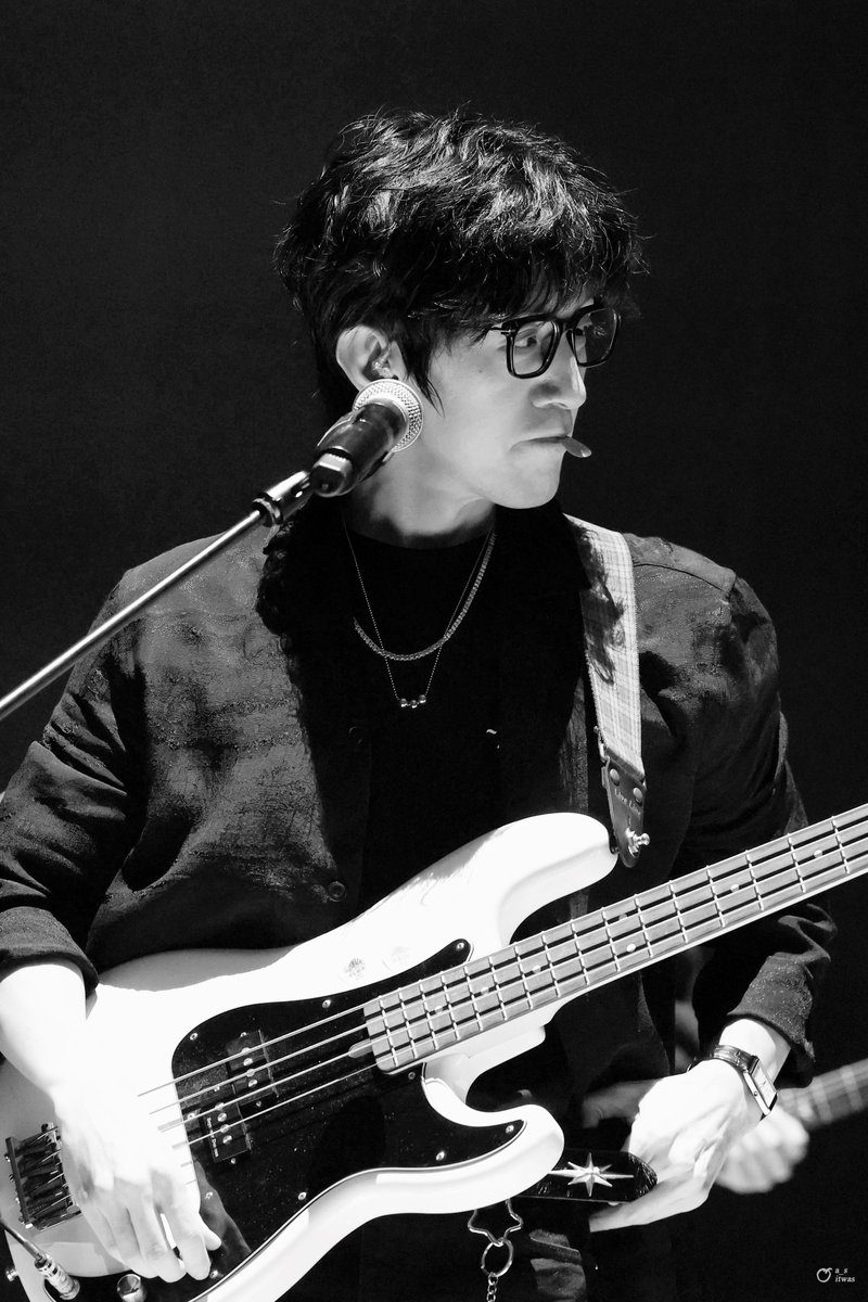 251227 CHRISTMAS IN NELL’S ROOM

피크물기 앙…

#넬 #NELL #이정훈