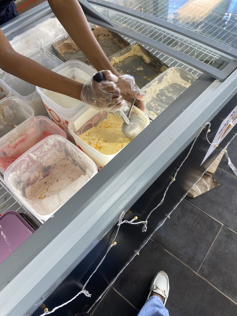 Reporting from Diani baby😍