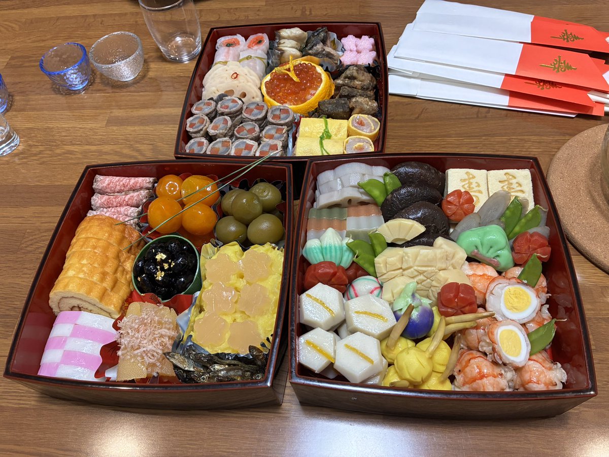 cycling5_5's tweet photo. あけおめーことよろー
#キノコ亭 https://t.co/9J1FNYRq6F