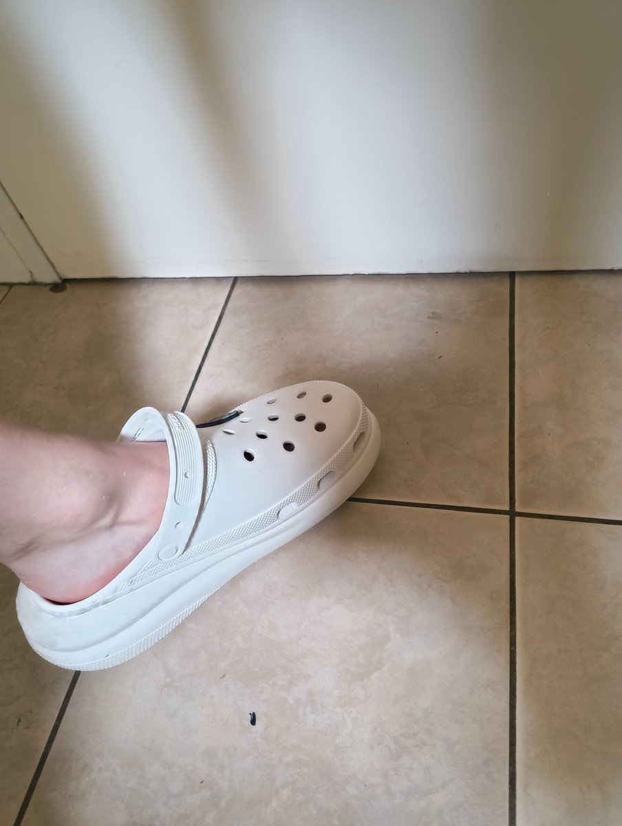 I hear the kids call this "serving cunt"