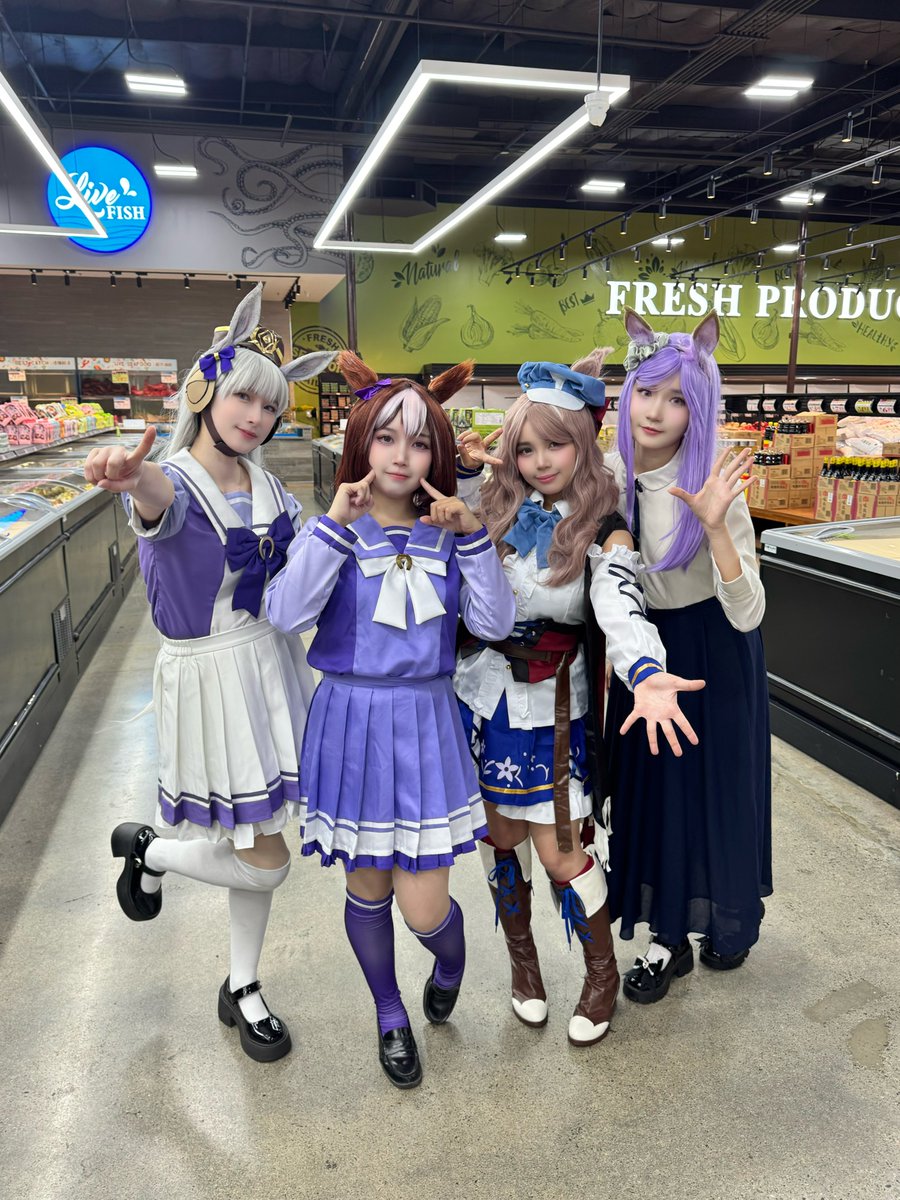 UmaMusume at the super market too 😳 What do you think they’re shopping for? 🥕 

#umamusume #cosplay