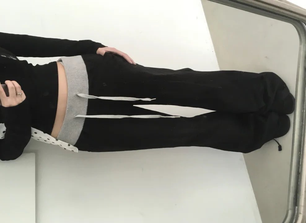 블랙팬츠 잔뜩 디깅해왔습니다....
종류별로 다 잇움
정보 타래로 이을게요! 

*링크를 통해 구매시 소정의 수수료를 지급받습니다