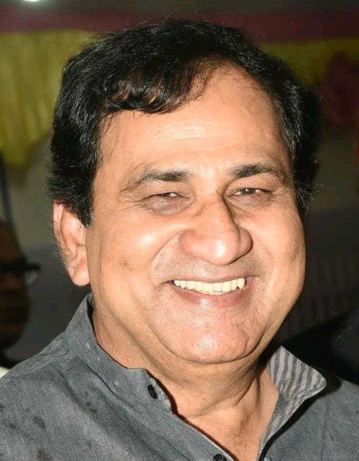 पूर्व केंद्रीय गृह राज्य मंत्री हमारे अभिभावक डा. शकील अहमद साहब <a href="/Ahmad_Shakeel/">Dr Shakeel Ahmad</a> को जन्मदिन की बहुत बहुत बधाई और शभकामनायें  । इस नये साल में ईश्वर आपको उत्तम स्वास्थ्य और खुशी प्रदान करें ।🙏