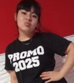 #Urgente denuncia recibida en tiempo real #CABA                    
Desapareció esta chica en Villa Lugano, ciudad de Buenos Aires. La familia pide ayuda para encontrarla🙏
☎️11-2332-7217, o 911
(*) únicos datos con los que contamos

#desaparecida #villalugano #caba #buenosaires
