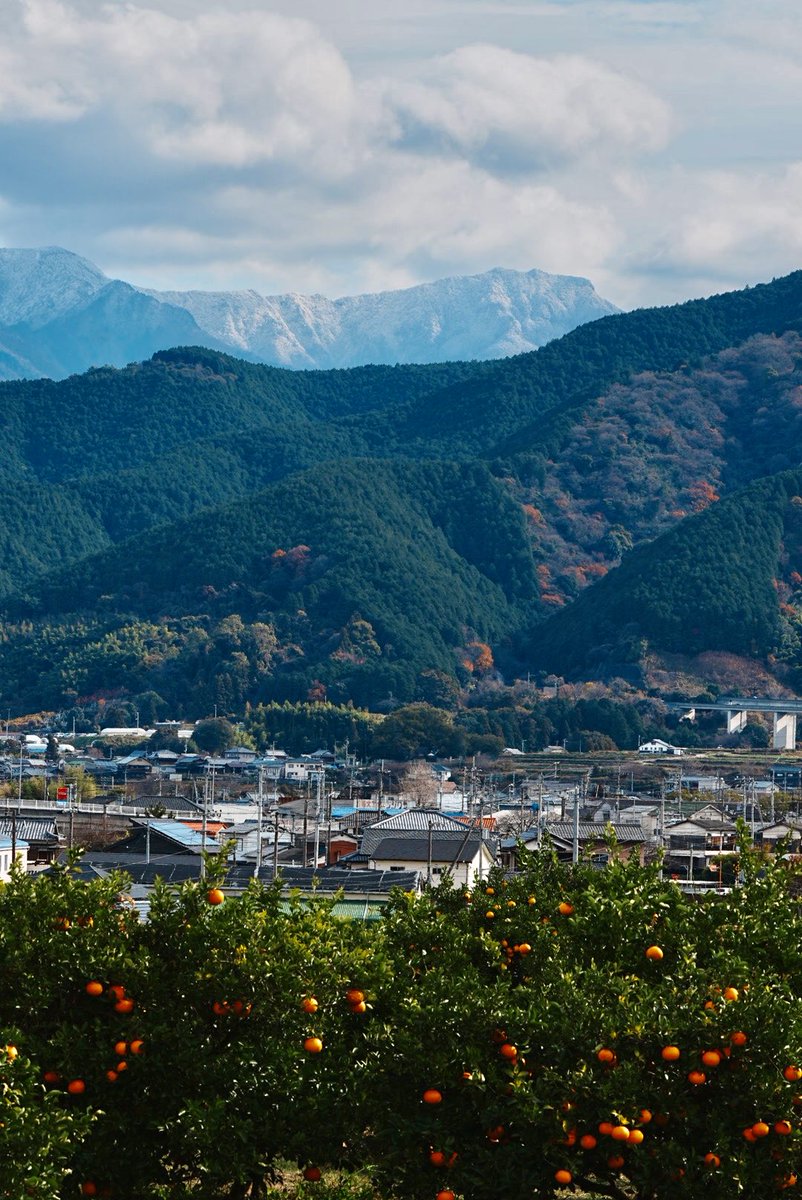 phyrexianMoon's tweet photo. 四国の連峰を望む https://t.co/x3lP5esO9s