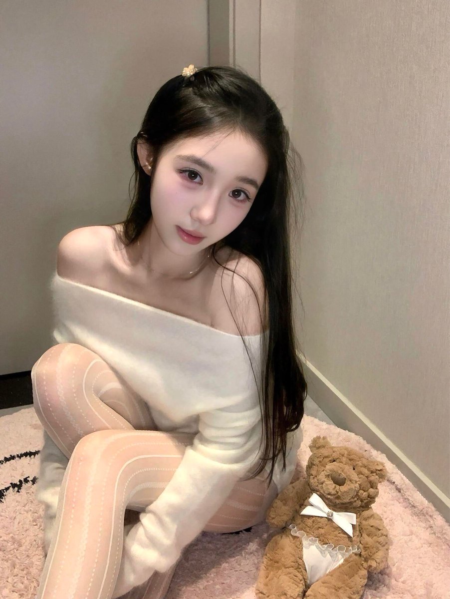 yoarietta's tweet photo. #贵阳  #花溪区 
#制服jk  包臀裙 
QQ： 3930469314 https://t.co/9LVsP4G4kc