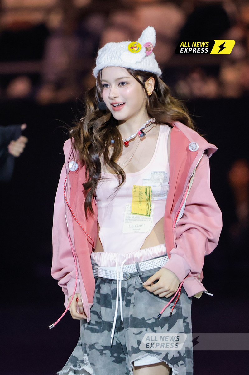 ALLNewsEXPRESS1's tweet photo. สดใสกว่าโลกทั้งใบ“พรีม” ใน #GMMTVStarlympics2025 part Concert

#primiily https://t.co/vIO4WdFdil