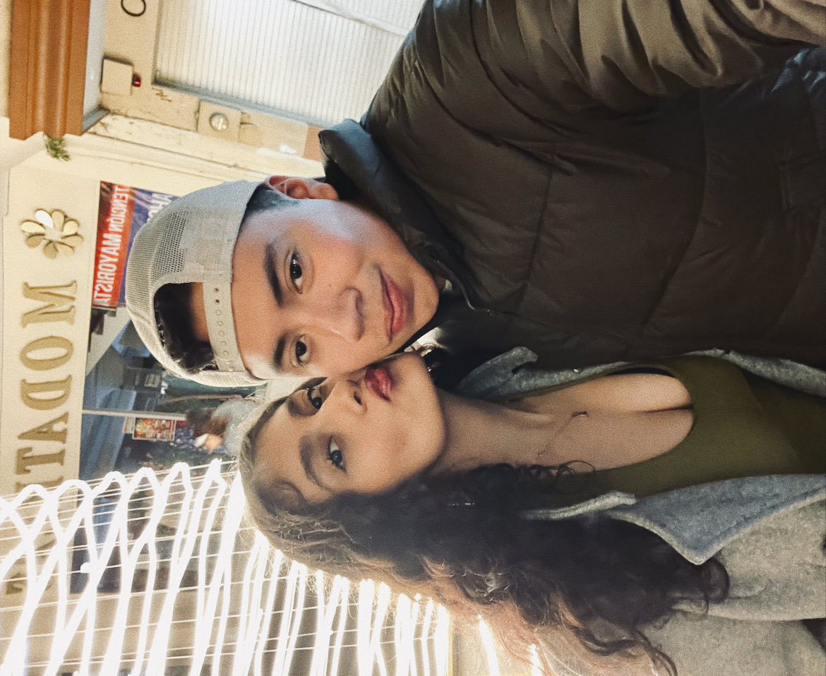 HanniaDc's tweet photo. 010126 con el amor de mi vida<3 https://t.co/hKDzqwTntM