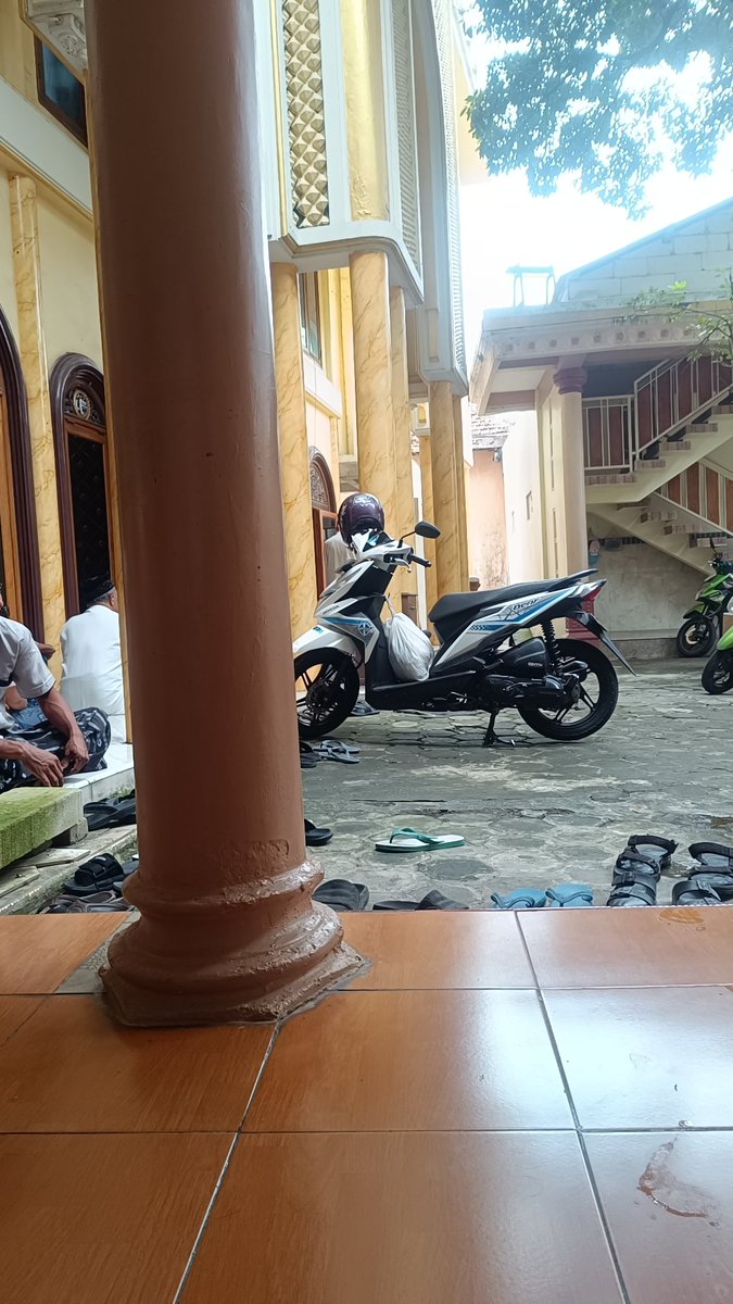 zonefun0's tweet image. soljum ke 1 di tahun 2026, yang agama islam jangan lupa solat jumat yaaa😘