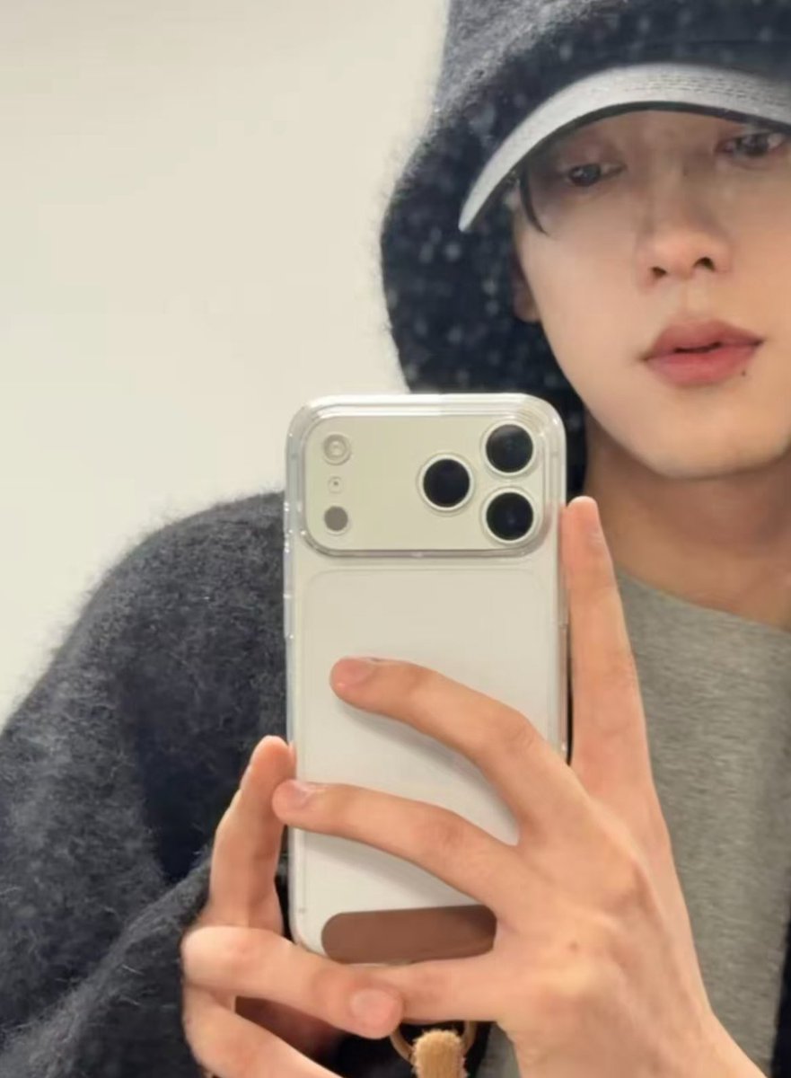 OMG ?! TIAN FIRST 2026 SELFIES ON XHS !!! DOES HE KNOW THAT WE ARE GOING CRAZY FOR HIM?!😭