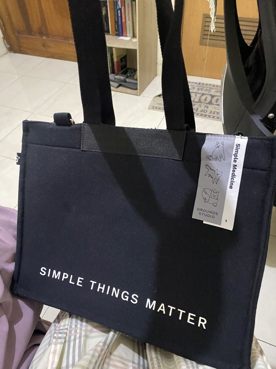 halfpha's tweet image. Wts Catto Tote Bag Medium Grounds Studio
Pembelian okt 2025
Masih baru jarang bgt dipake
Masih lengkap sm zipper bagnya juga (packagingnya)

265k