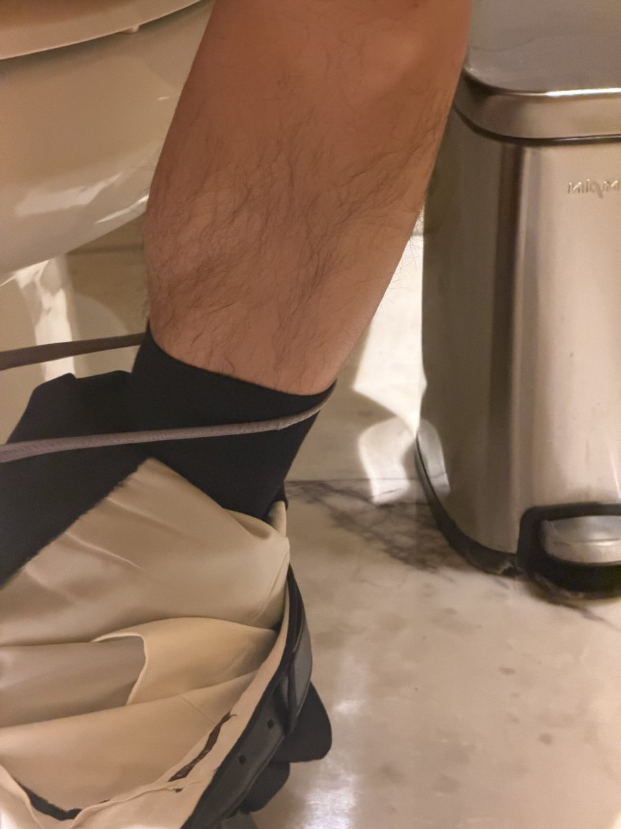 suit4man tweet media