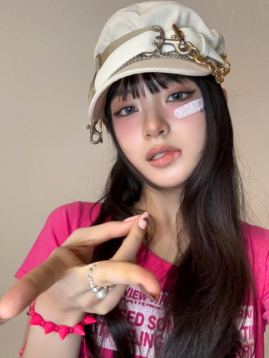 uberfraiu's tweet image. ㅤ 
             ꒰ #moiCHÉRII ꒱ 
ᰔᩚ 𝐹𝑟𝑜𝑚 𝑡ℎ𝑒 𝐸𝑡ℎ𝑒𝑟𝑒𝑎𝑙 𝗗𝗘𝗟𝗟𝗔 🫧
hepi niwyir evriwan~
 ㅤ